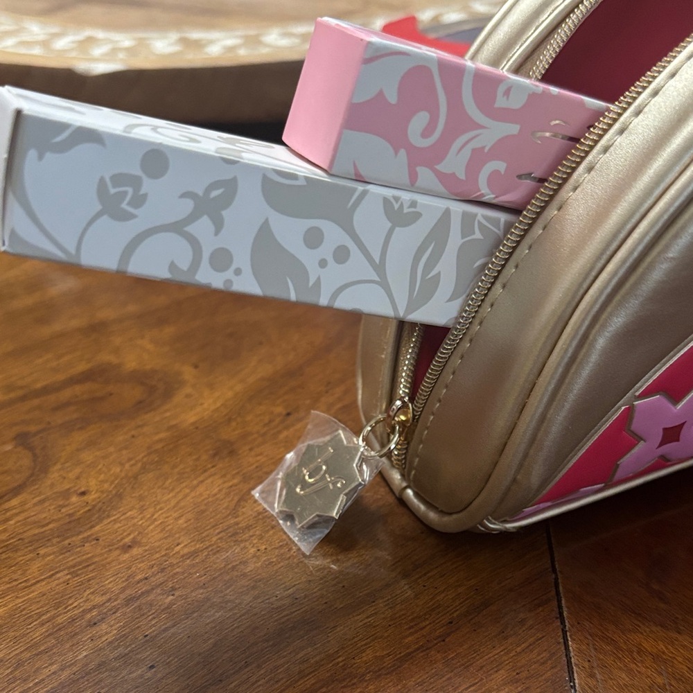 Benefit Pink and Gold Makeup bag with Yara Parfum - Picture 2 of 3